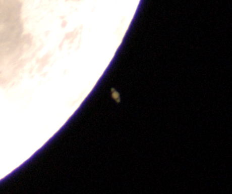 Saturnbedeckung durch den Mond